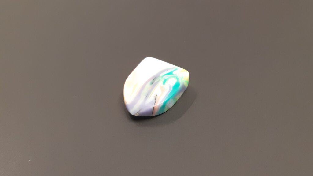 Vintage 7.8mm thick resin pick from the Vaporwave series by Northern Ghost