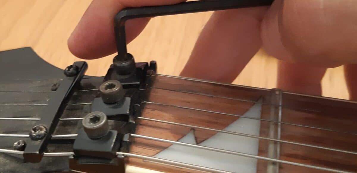 How to Easily Tune a Floyd Rose Guitar and Keep it In Tune