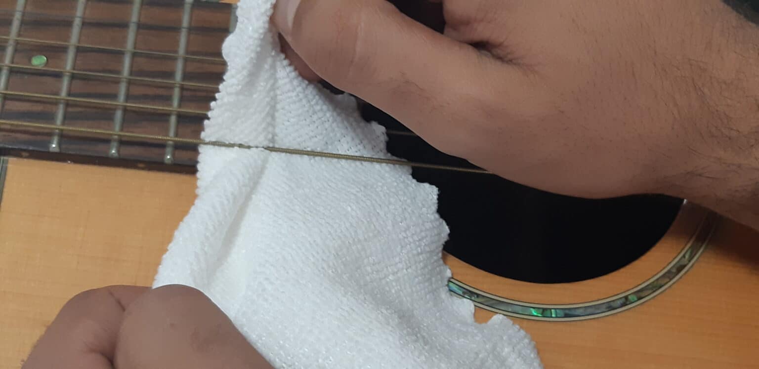 How to Clean Guitar Strings to Make Them Sound Like New